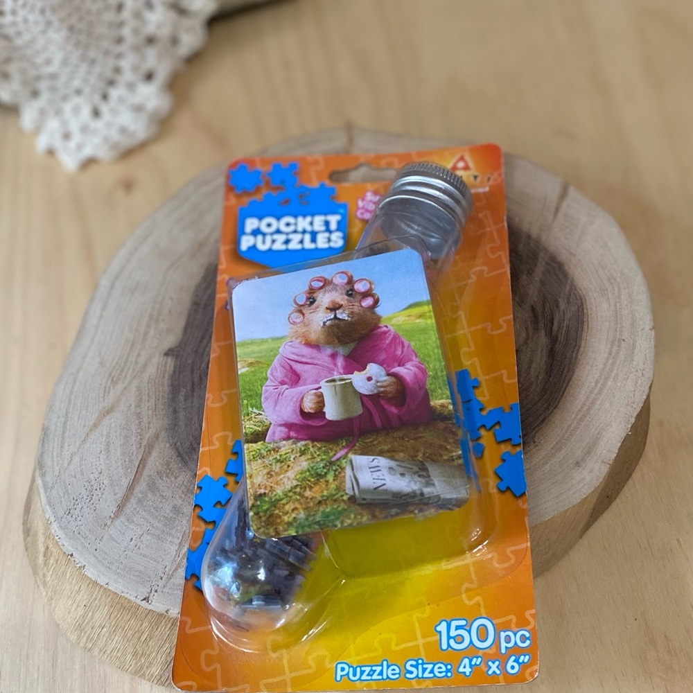 Avanti Pocket Puzzle 150 piece in test tube container ground hog with curlers